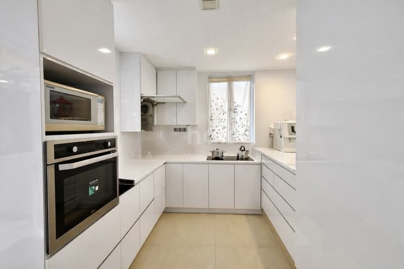 Beautifully Renovated & Move In Ready, Luxury Corner Terrace — photo 4