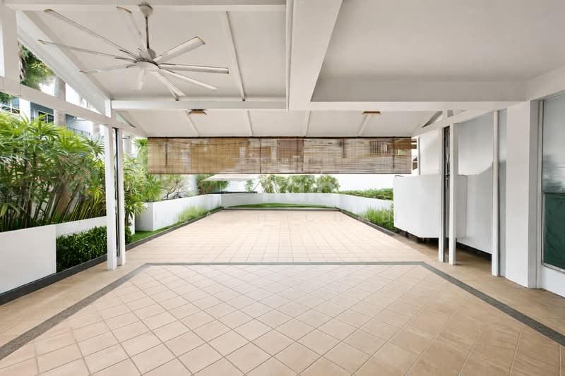 Beautifully Renovated & Move In Ready, Luxury Corner Terrace — photo 3